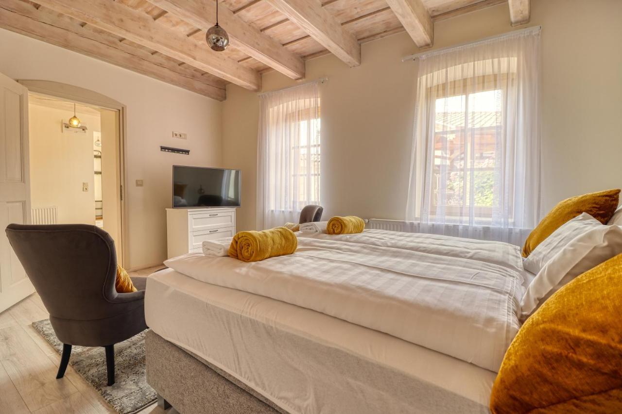 Manna Villa Eger Exteriör bild